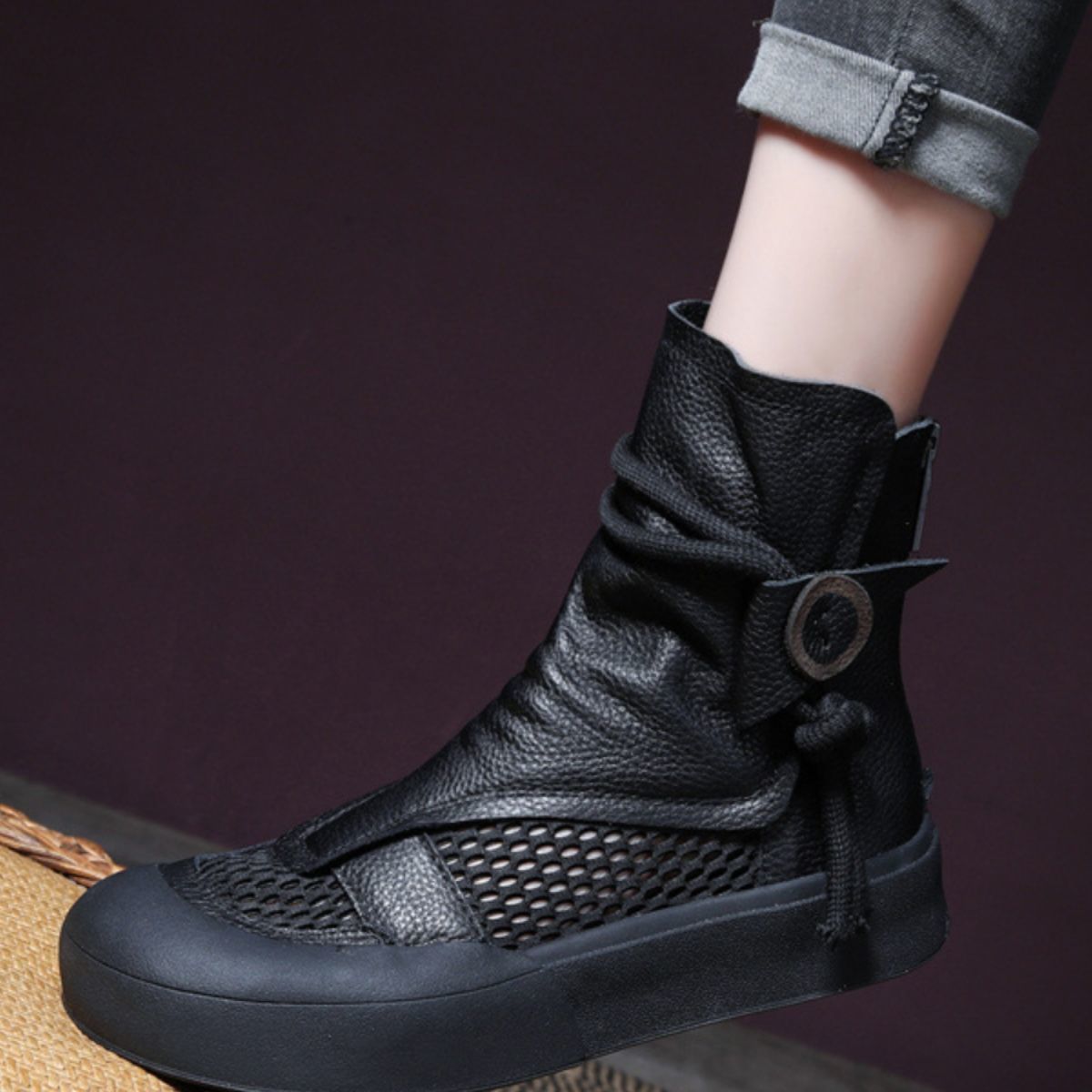 Sandalias altas de suela suave y plana hechas a mano