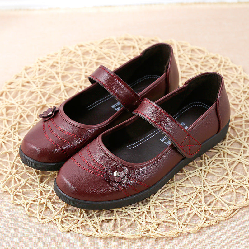 Nuevo modelo de zapatos de velcro para mamá con suela blanda