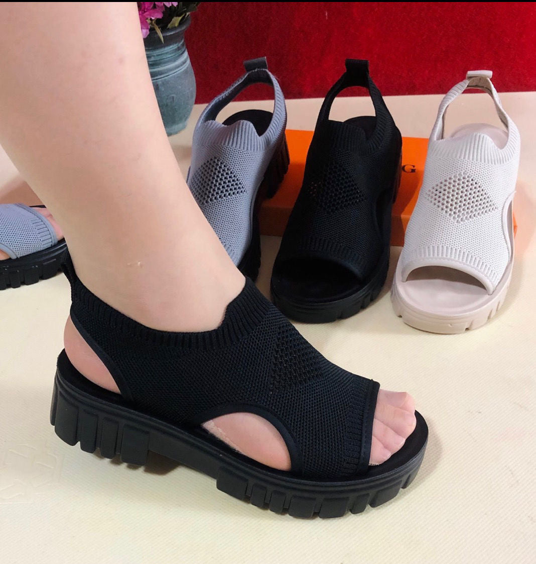 Sandalias tejidas con malla transpirable de verano 2025