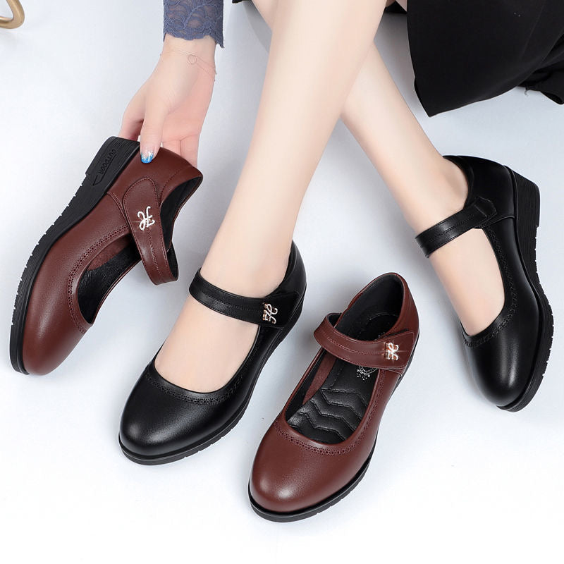 Zapatos de cuero de tacón medio con una sola tira