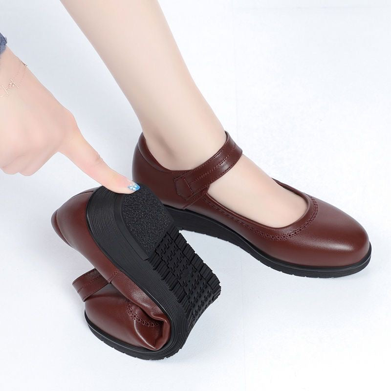 Zapatos de cuero de tacón medio con una sola tira