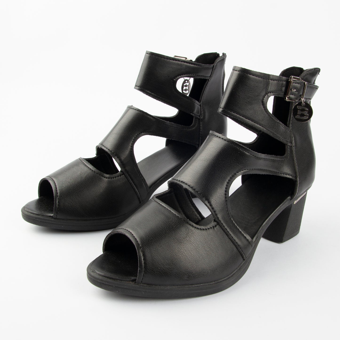 Sandalias romanas de piel suave con boca de pez