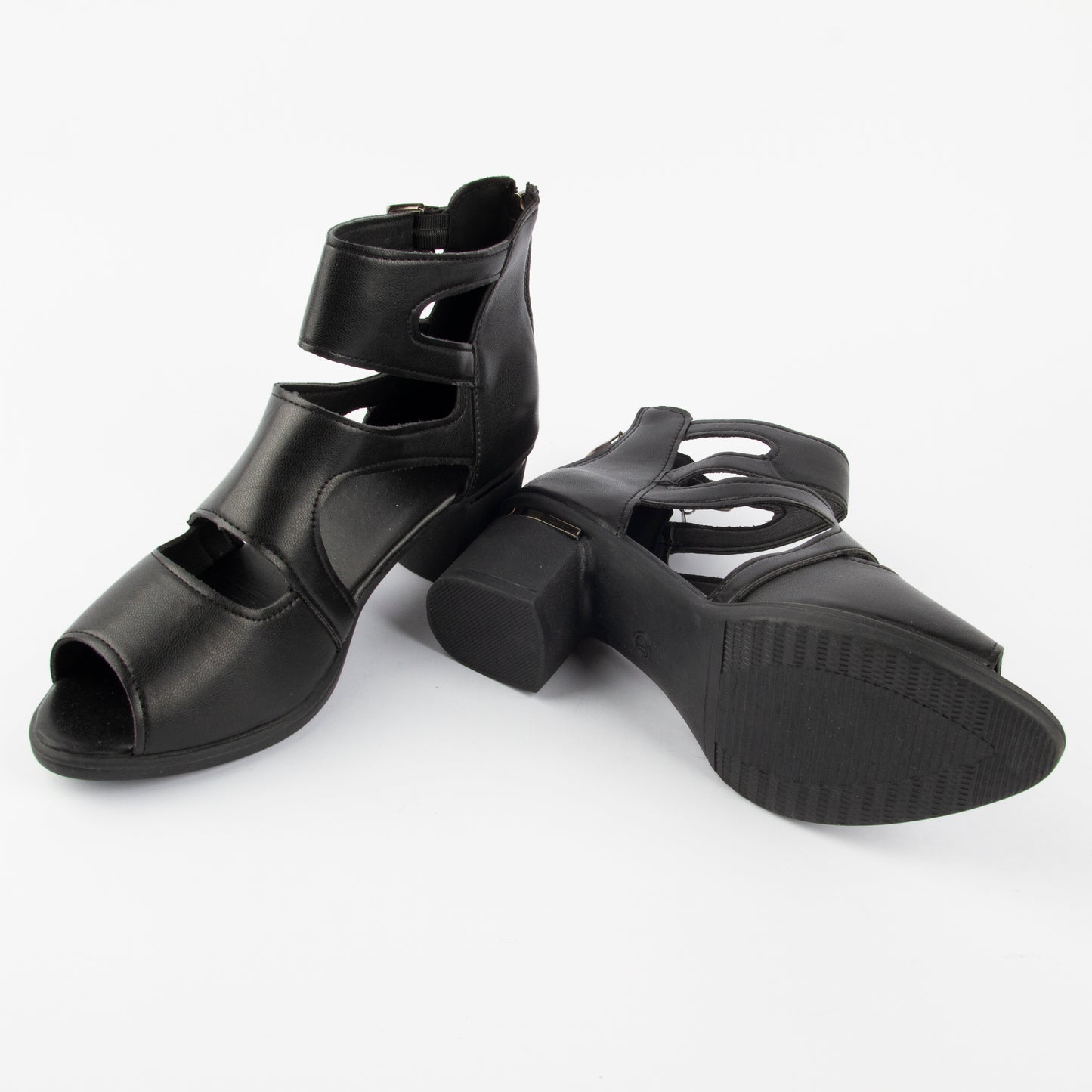 Sandalias romanas de piel suave con boca de pez