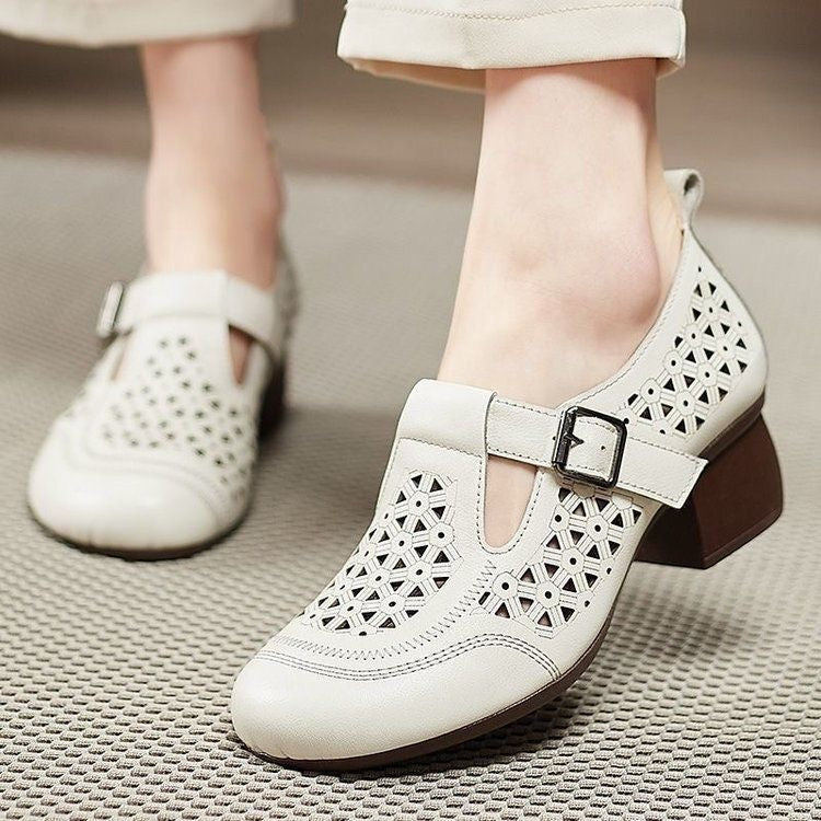 Zapatos huecos de cuero suave