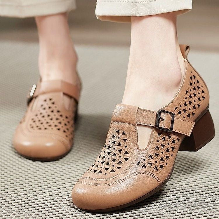 Zapatos huecos de cuero suave