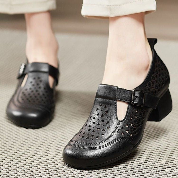 Zapatos huecos de cuero suave