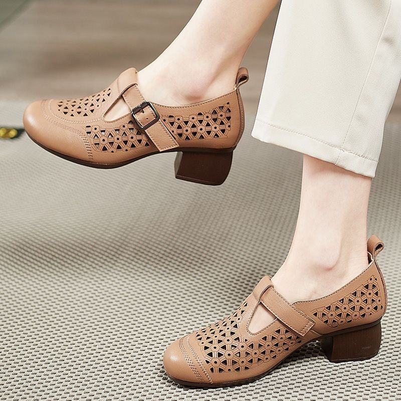 Zapatos huecos de cuero suave