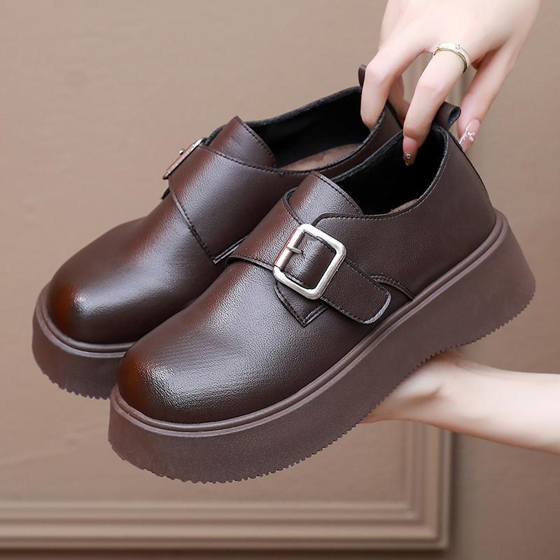 Zapatos retro de plataforma con hebilla y suela gruesa