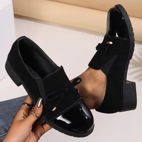 Zapatos de piel con lazo, punta redonda y tacón grueso