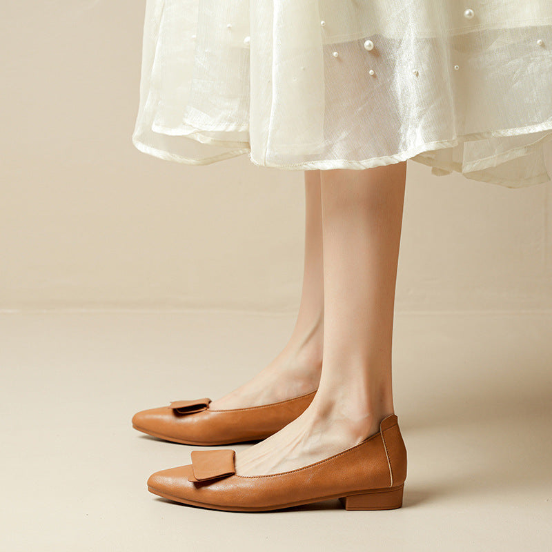 Zapatos de piel con tacón ancho (varios tamaños disponibles)
