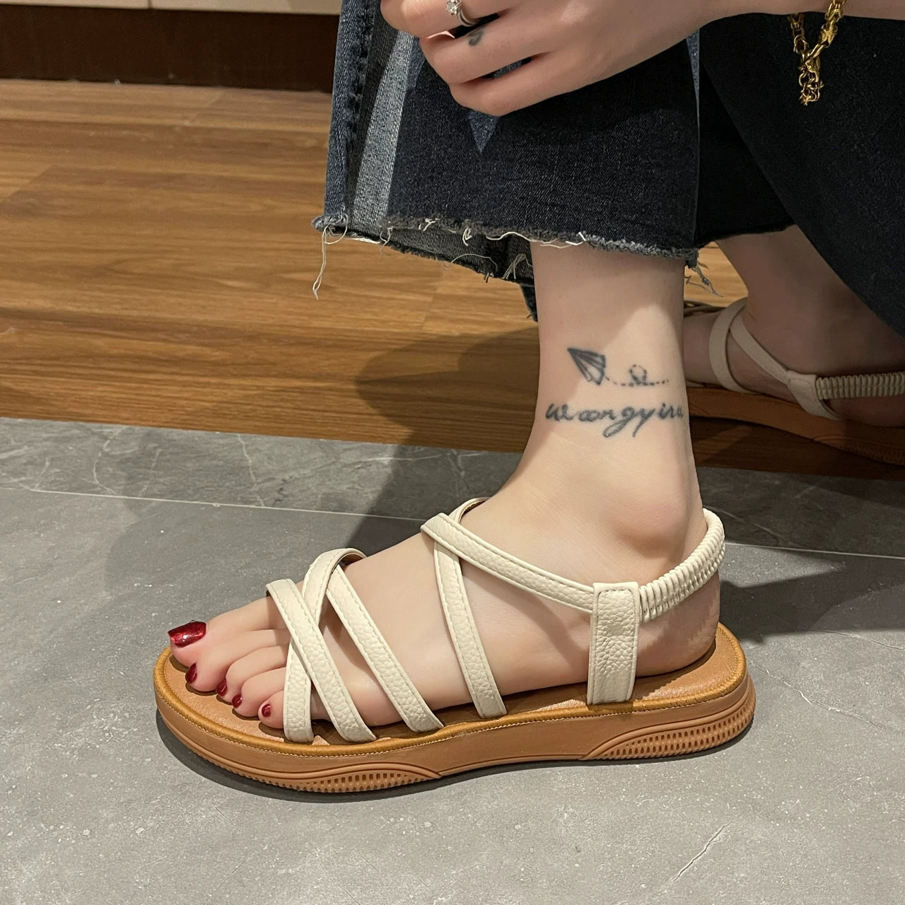 Nuevas sandalias romanas de tiras