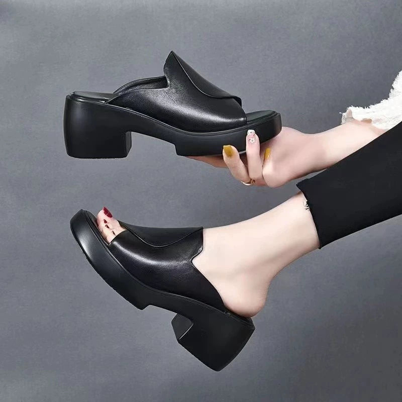 Nuevas sandalias de piel suave
