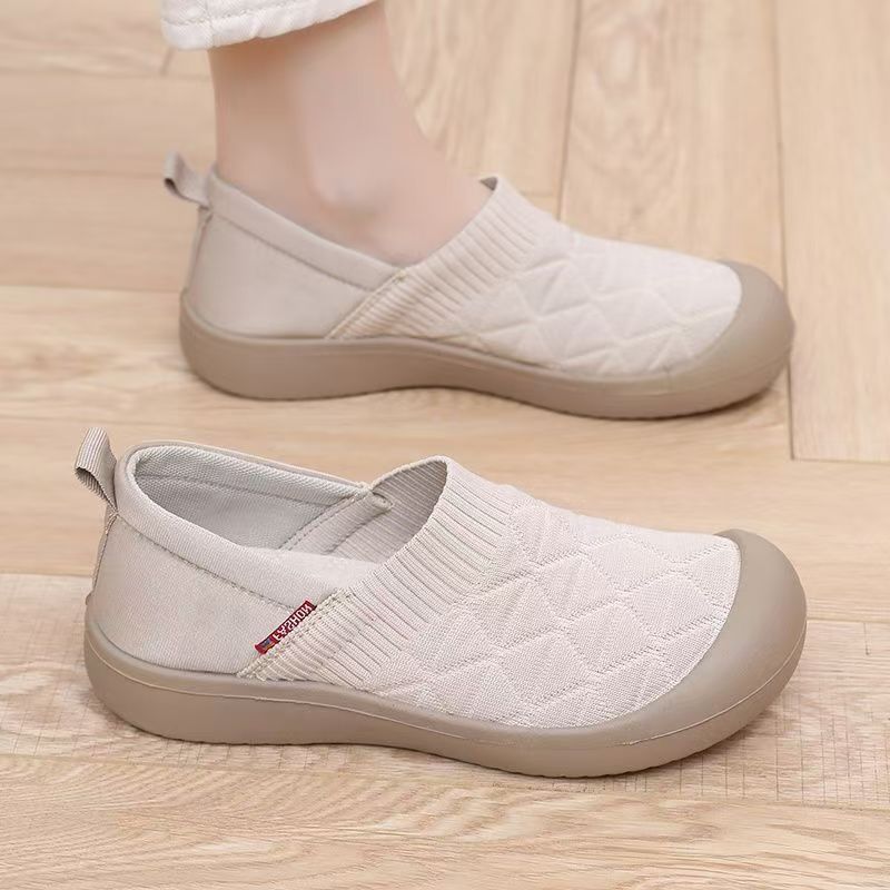 Los nuevos zapatos individuales femeninos son antideslizantes y suaves en primavera y otoño, y los zapatos perezosos son ligeros en suelas planas.