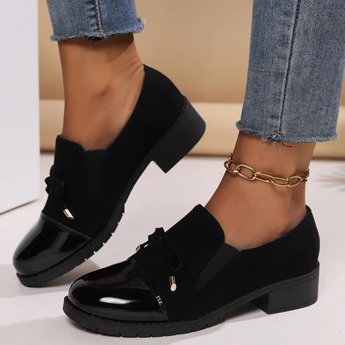 Zapatos de piel con lazo, punta redonda y tacón grueso