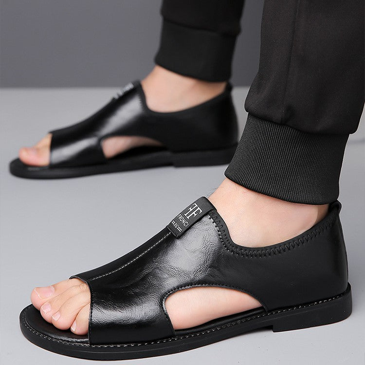 Calzado de verano refinado, sandalias de corte clásico y acabado impecable