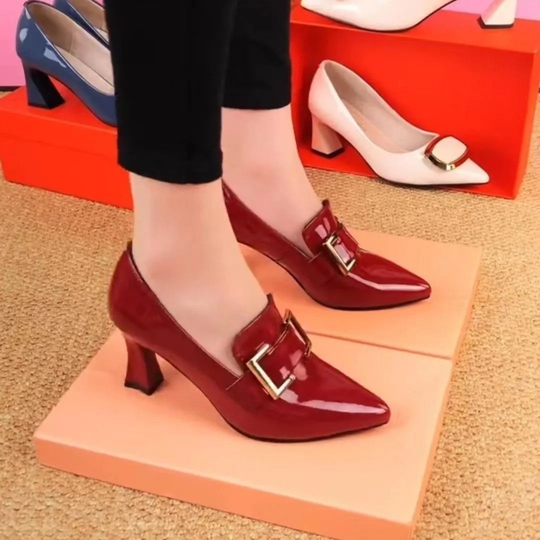 Tacones altos con temperamento puntiagudo