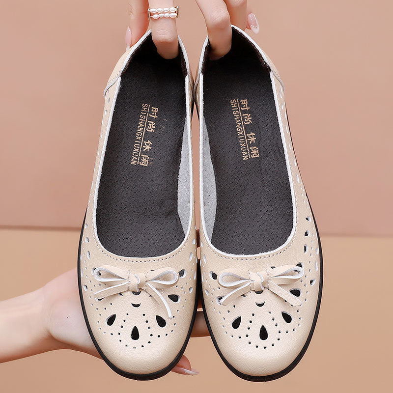 Exquisitos zapatos de piel con lazo