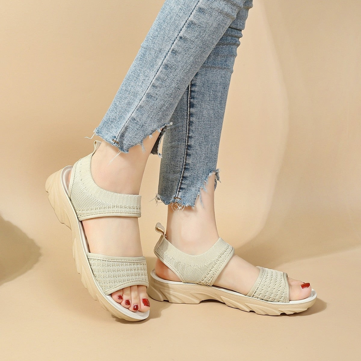 Nuevas sandalias planas cómodas