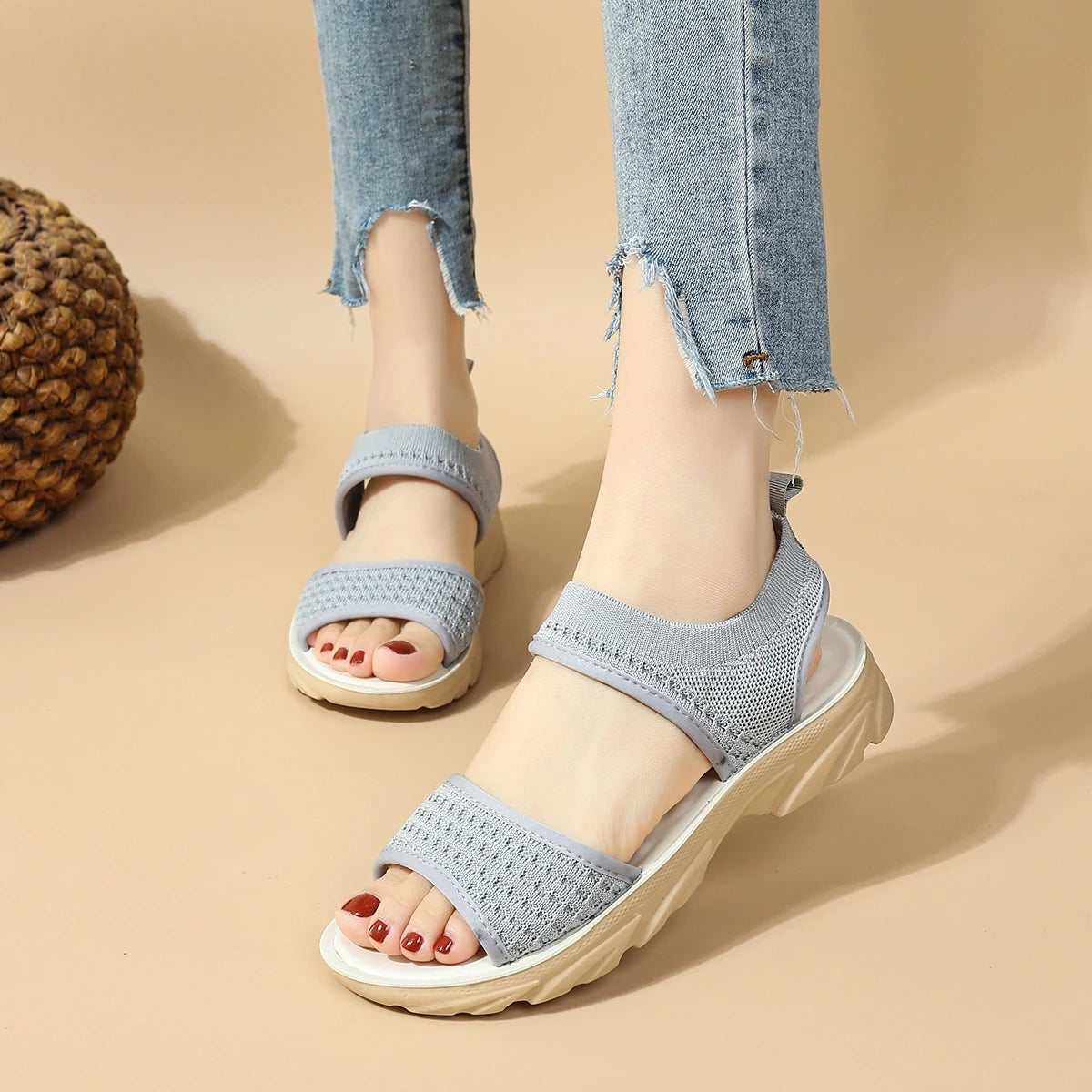 Nuevas sandalias planas cómodas