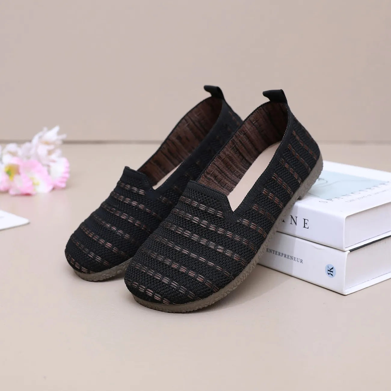 Zapatos casuales populares para madres, ligeros y de suela blanda