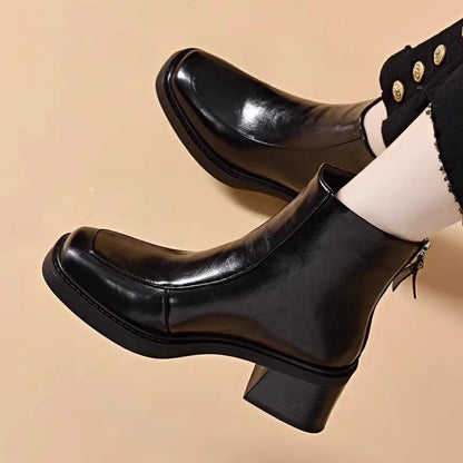 Botas militares elegantes para mujer