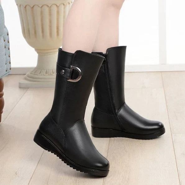 Botas Negras de Mujer con Plataforma y Hebilla