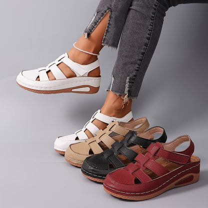 Sandalias casuales cerradas con calados para mujer