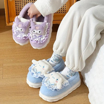 Zapatos cálidos y cómodos de felpa de invierno con dibujos animados de Hello Kitty