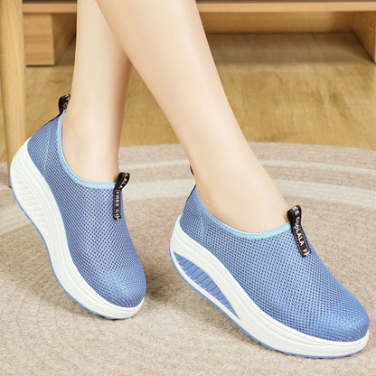 Zapatos de malla transpirable con aumento de altura
