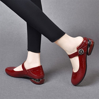 Zapatos suaves de charol con punta redonda