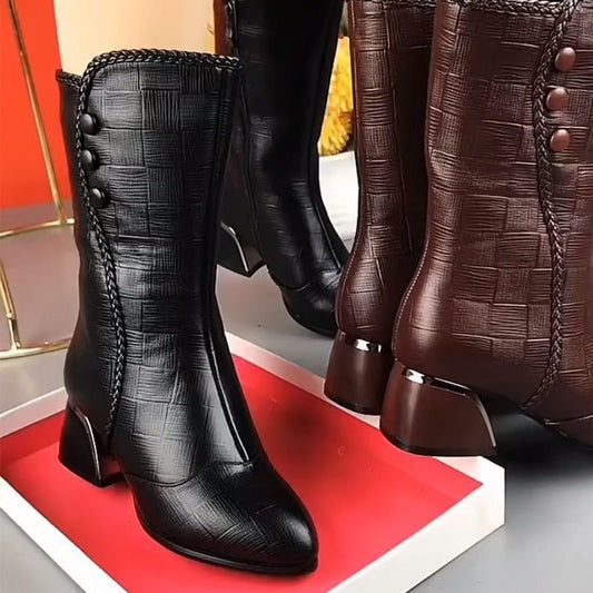 Botas Martin con doble botonadura y relieve