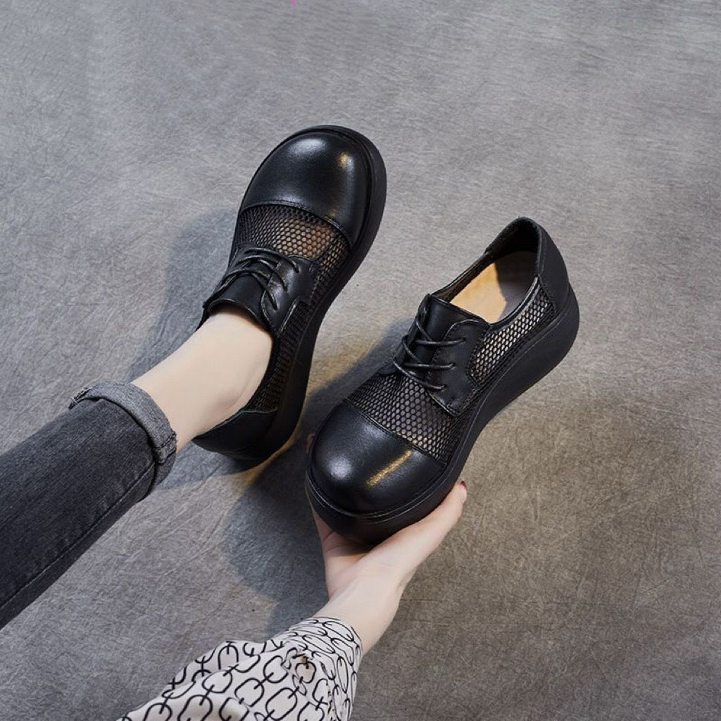 Zapatos de cuero con cordones y malla