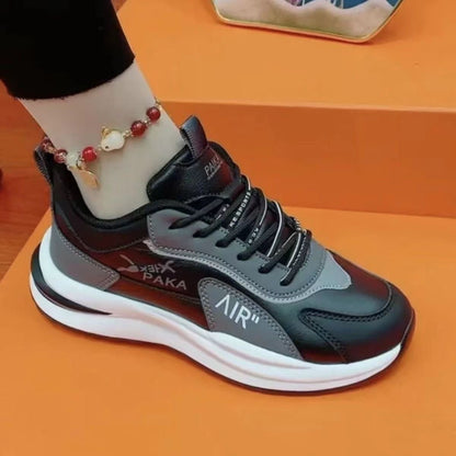 Nuevas zapatillas de piel