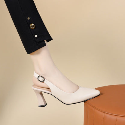 Tacones altos de cuero de tacón medio