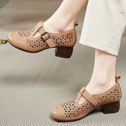 Zapatos huecos de cuero suave