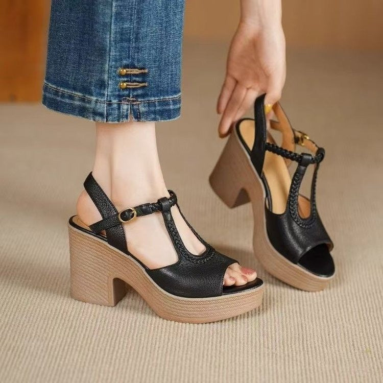 Diseño en T trenzado elegante color negro