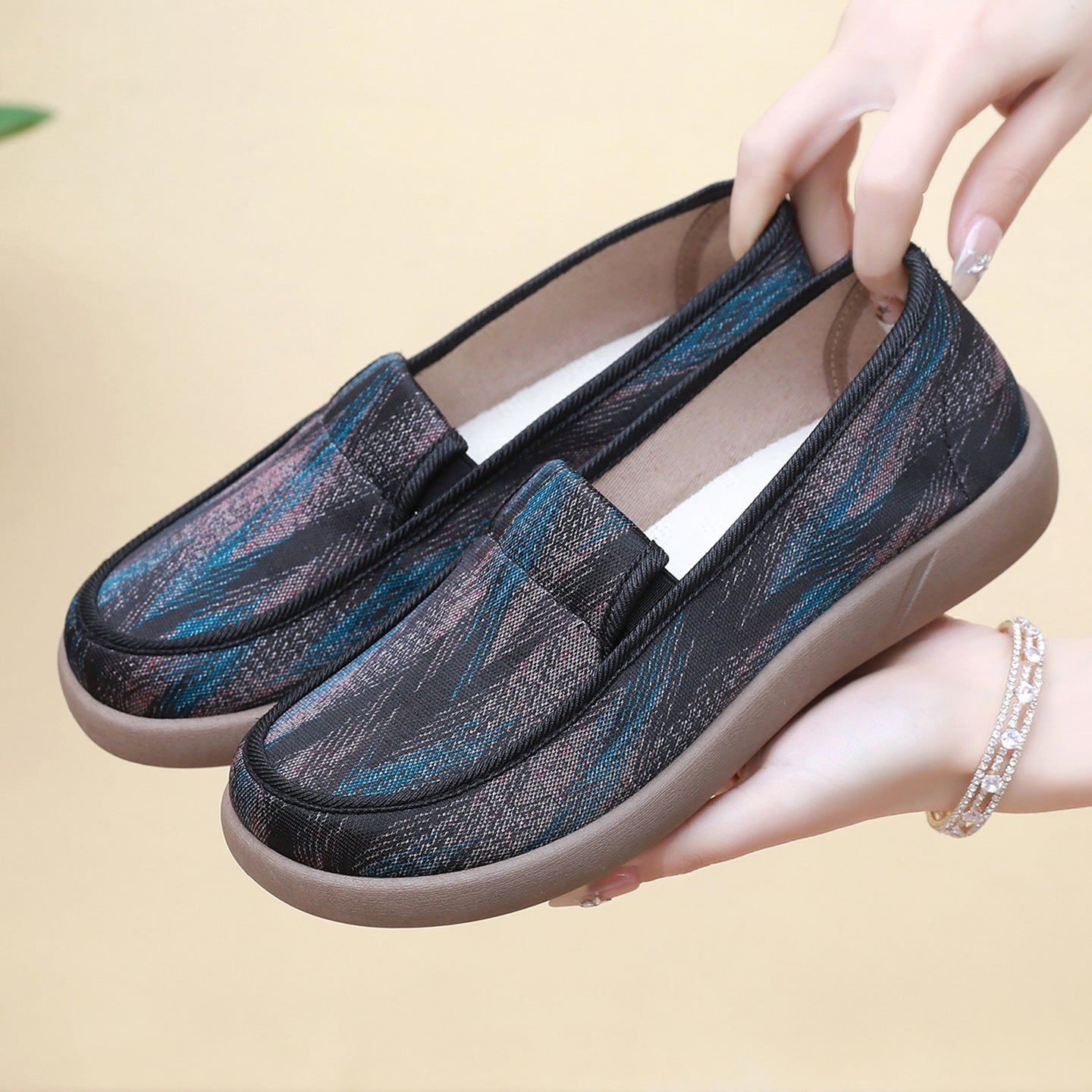 Zapatos ligeros slip on para mamá