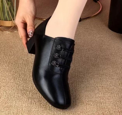 Zapatos de piel de tacón medio suave y corte profundo