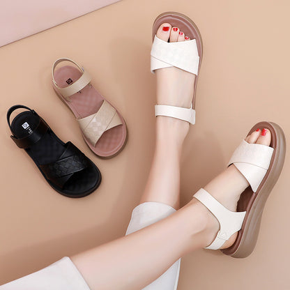Sandalias cómodas con suela blanda que no fatigan los pies