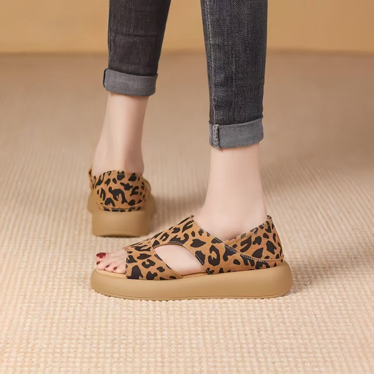 Sandalias de playa con estampado de leopardo