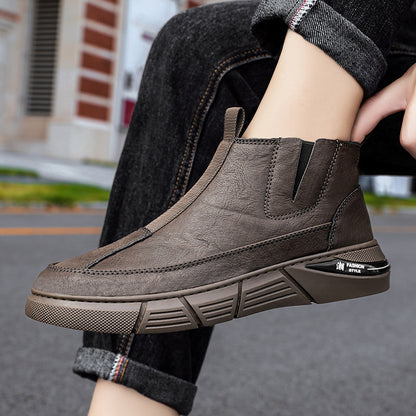 Botas para hombre negras con letras blancas en suela