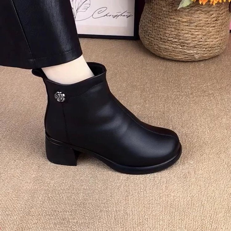 Botas de tacón medio con flores