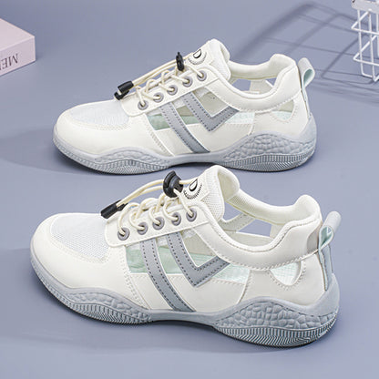 Sandalias cerradas con calados huecos