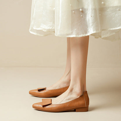 Zapatos de piel con tacón ancho (varios tamaños disponibles)