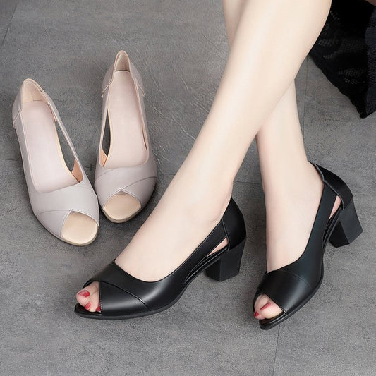 Nuevas sandalias de moda con tacón grueso y boca de pez