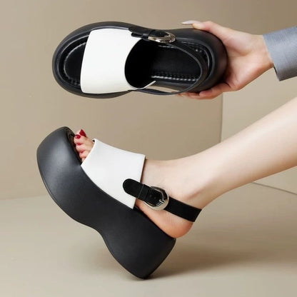 Sandalias casuales de plataforma a la moda