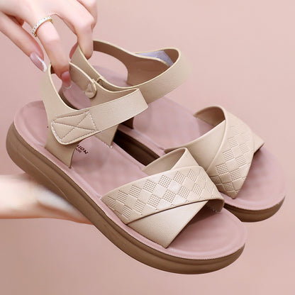 Sandalias cómodas con suela blanda que no fatigan los pies