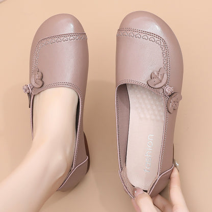 Nuevas sandalias cómodas con suela de cuero