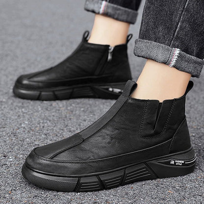 Botas para hombre negras con letras blancas en suela