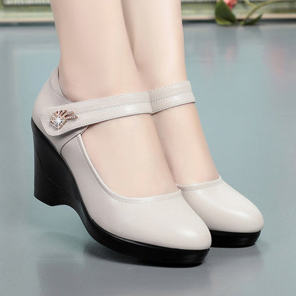 Zapatos de piel con cuña y velcro